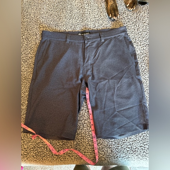 Travis Mathew Golf Shorts - Picture 1 of 2